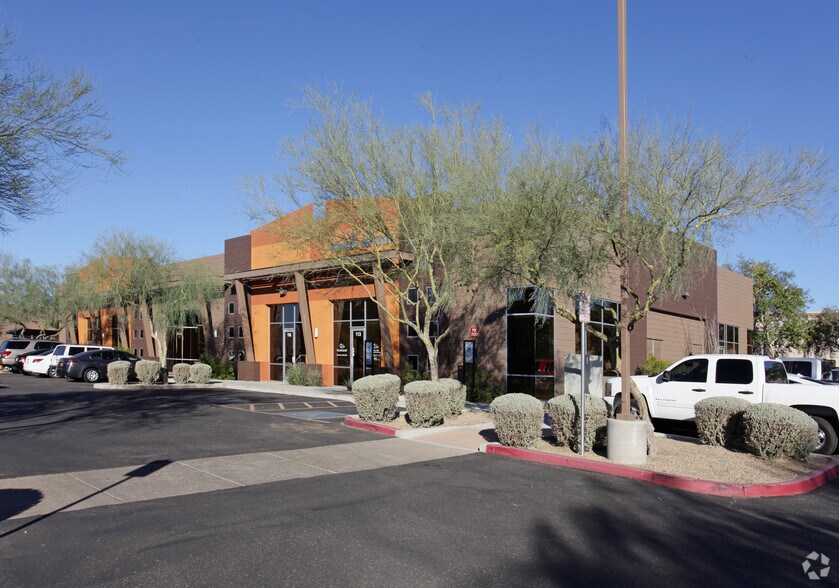 2020 W Whispering Wind Dr, Phoenix, AZ à louer - Photo du bâtiment - Image 2 de 9