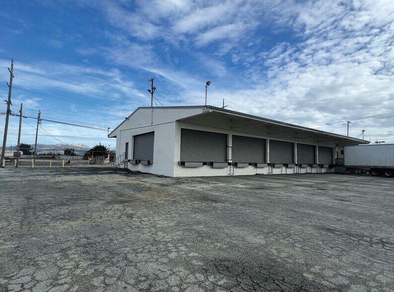 1084 Terven Ave, Salinas, CA à louer - Photo du bâtiment - Image 1 de 4