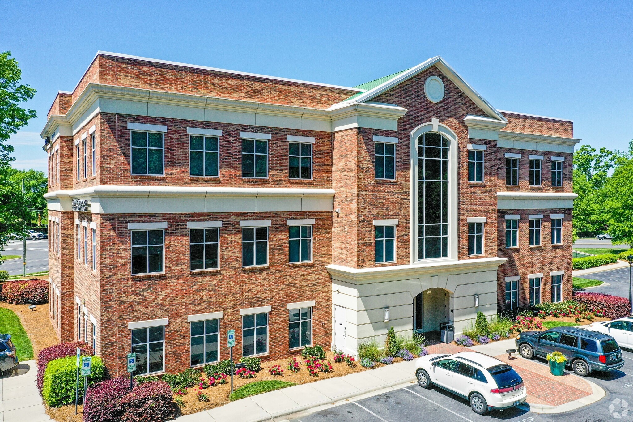 7825 Ballantyne Commons Pky, Charlotte, NC for lease Primary Photo- Image 1 of 15