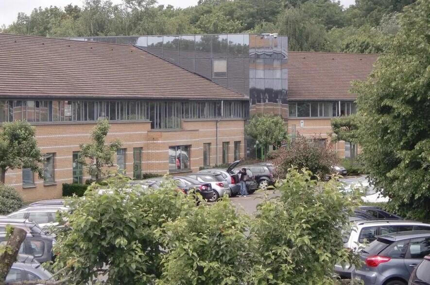 Rue Albert Einstein, Champs-sur-Marne à vendre - Photo du bâtiment - Image 1 de 14