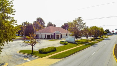 2900 S National Ave, Springfield, MO for lease Building Photo- Image 2 of 13