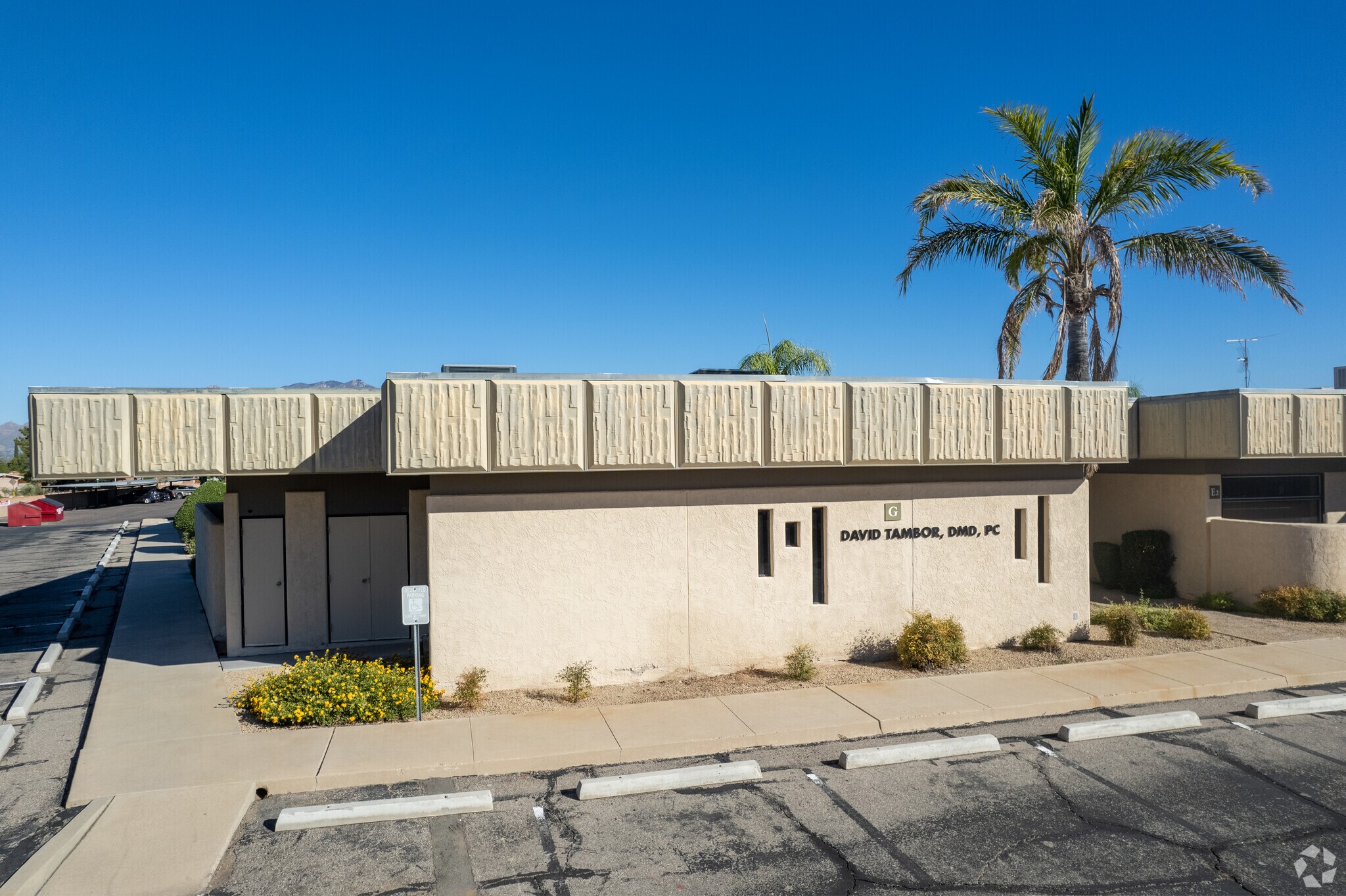 801 N Wilmot Rd, Tucson, AZ à louer Photo du bâtiment- Image 1 de 6