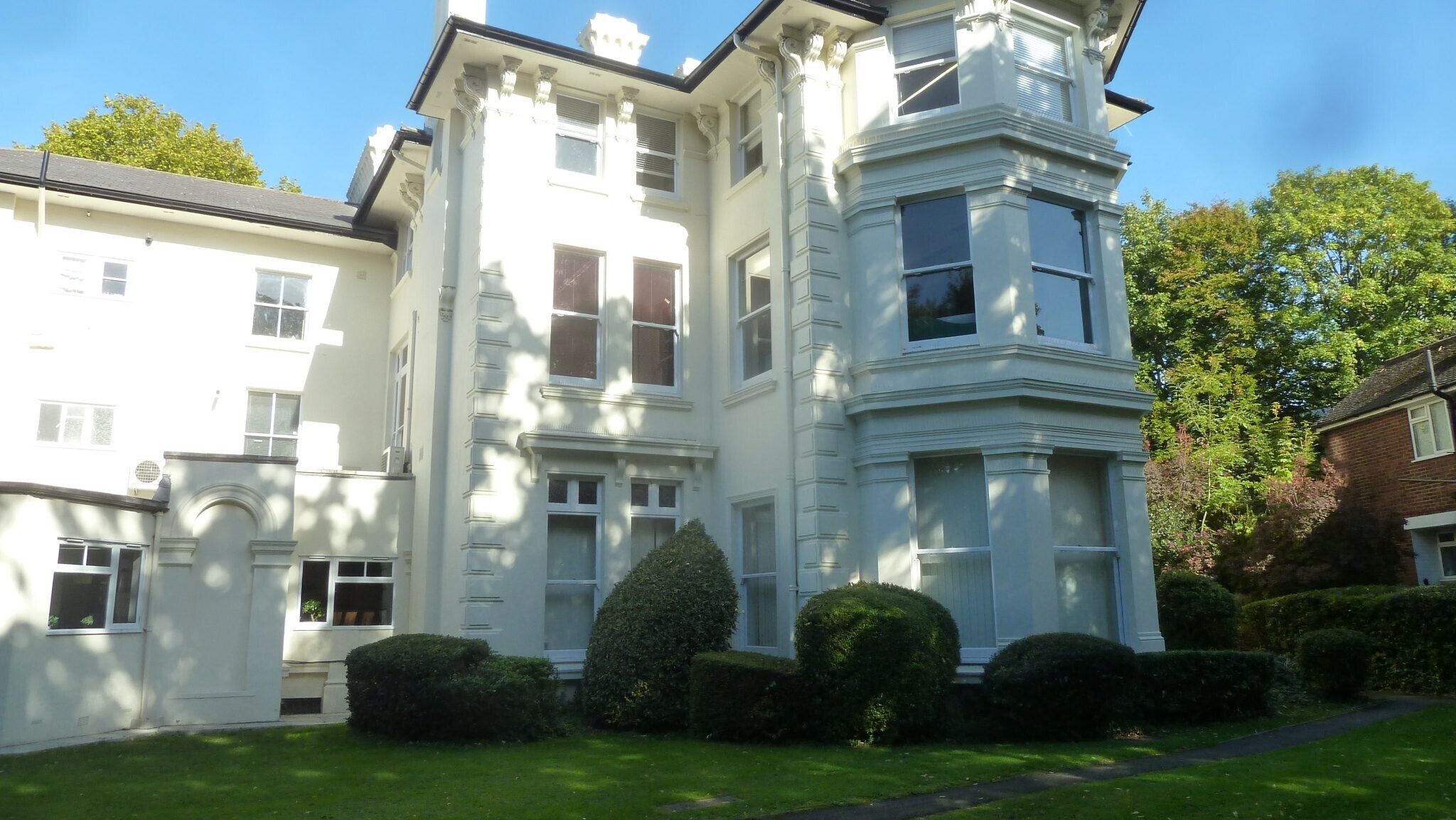 23 Oak Hill Grove, Surbiton à louer Photo du bâtiment- Image 1 de 14