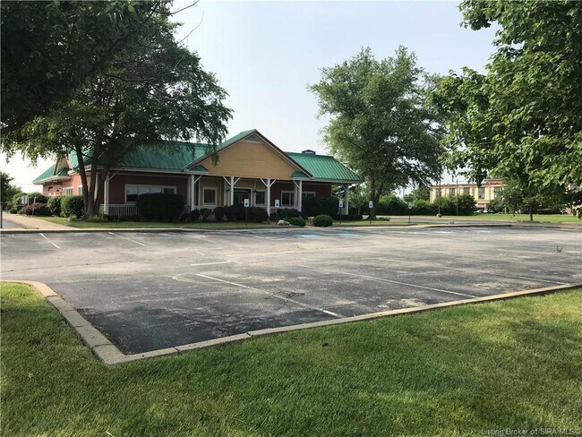 Plus de détails pour 1420 Park Pl, Clarksville, IN - Commerce de détail à louer