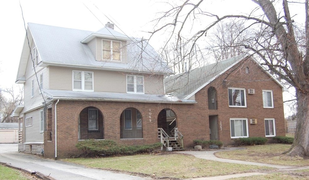 1069 33rd St, Des Moines, IA for sale - Primary Photo - Image 1 of 1