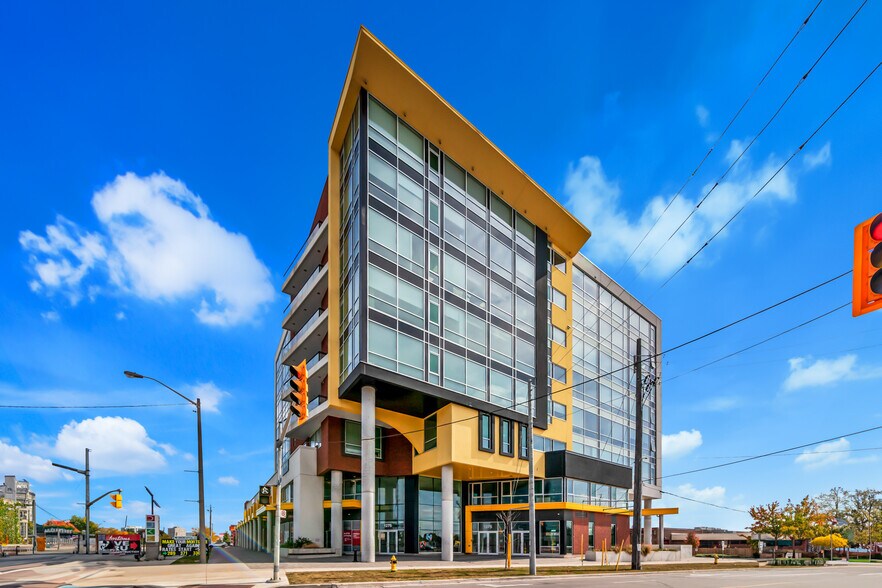 1275 Finch Ave W, Toronto, ON à louer - Photo du bâtiment - Image 2 de 25
