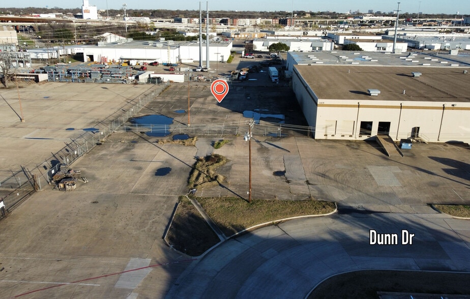 1419 Dunn Dr, Carrollton, TX for lease - Building Photo - Image 1 of 2