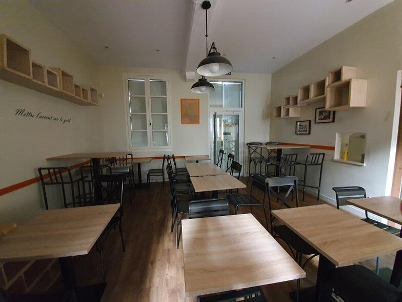 29 Rue Sainte Même, Chartres for lease - Interior Photo - Image 3 of 6