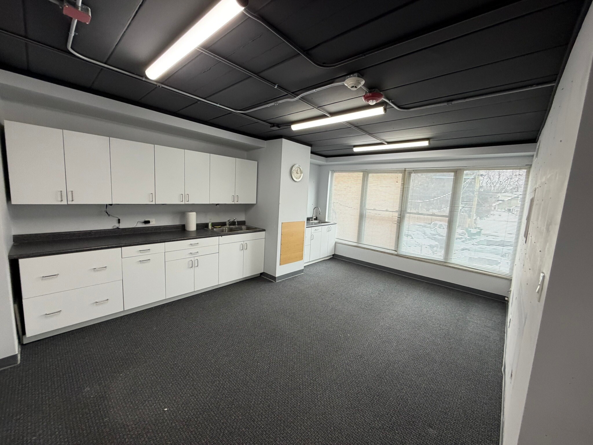 253-257 N York St, Elmhurst, IL for lease Interior Photo- Image 1 of 15