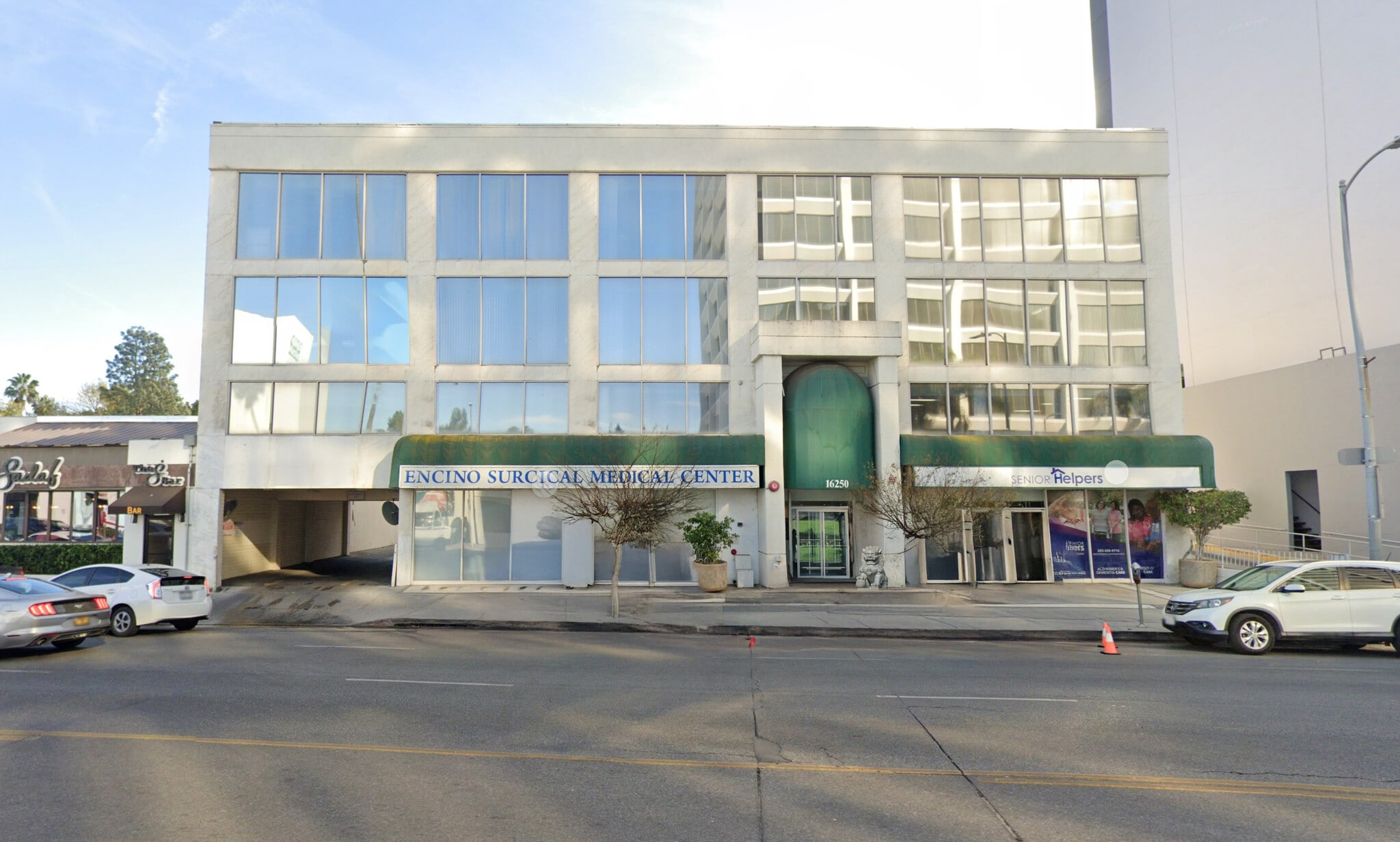 16250 Ventura Blvd, Encino, CA for lease Primary Photo- Image 1 of 19