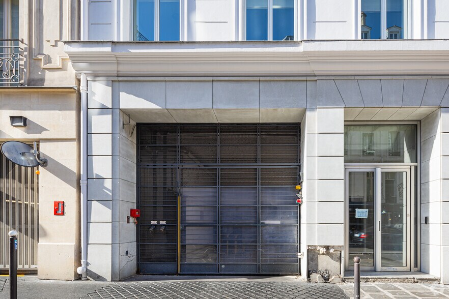 46 Rue Notre-Dame Des Victoires, Paris à louer - Photo du bâtiment - Image 2 de 6