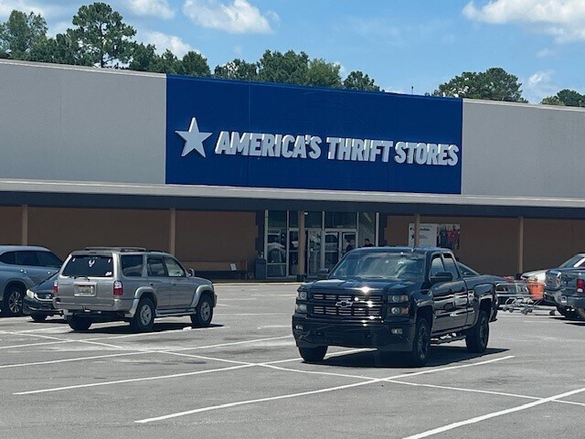 3225 Rainbow Dr, Rainbow City, AL à louer - Photo du bâtiment - Image 2 de 8