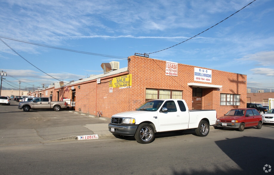 12017-12021 Vose St, North Hollywood, CA for lease - Building Photo - Image 2 of 9