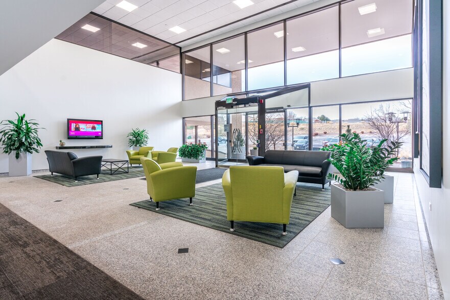 12596 W Bayaud Ave, Lakewood, CO à louer - Hall d’entrée - Image 3 de 10