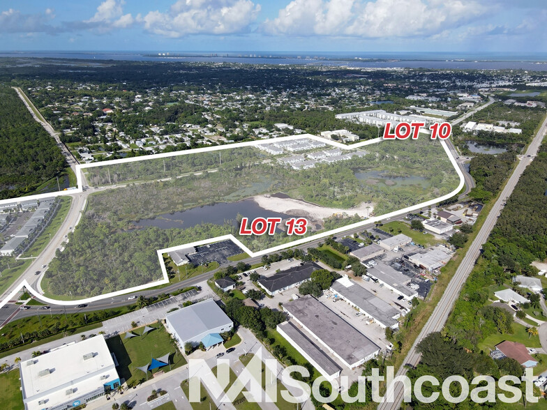 300 NW Baker Rd, Stuart, FL à vendre - Aérien - Image 3 de 11