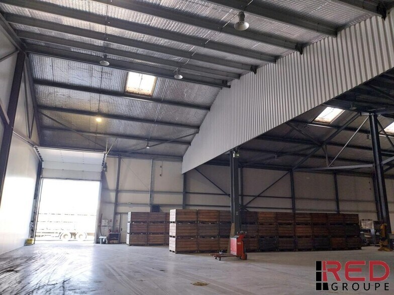 Industrial in Cavaillon for lease - Interior Photo - Image 2 of 5