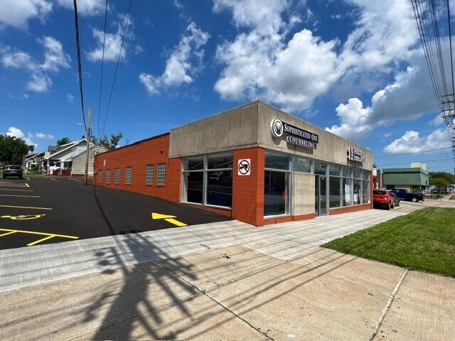 5252 Ridge Rd, Parma, OH à louer - Photo du bâtiment - Image 2 de 13