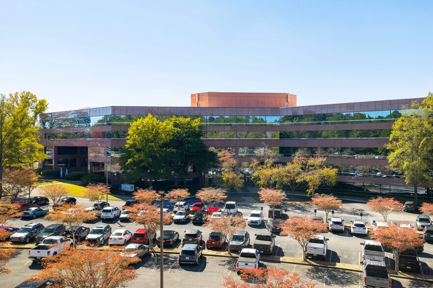 1-2 Chase Corporate Dr, Hoover, AL for lease - Building Photo - Image 2 of 21