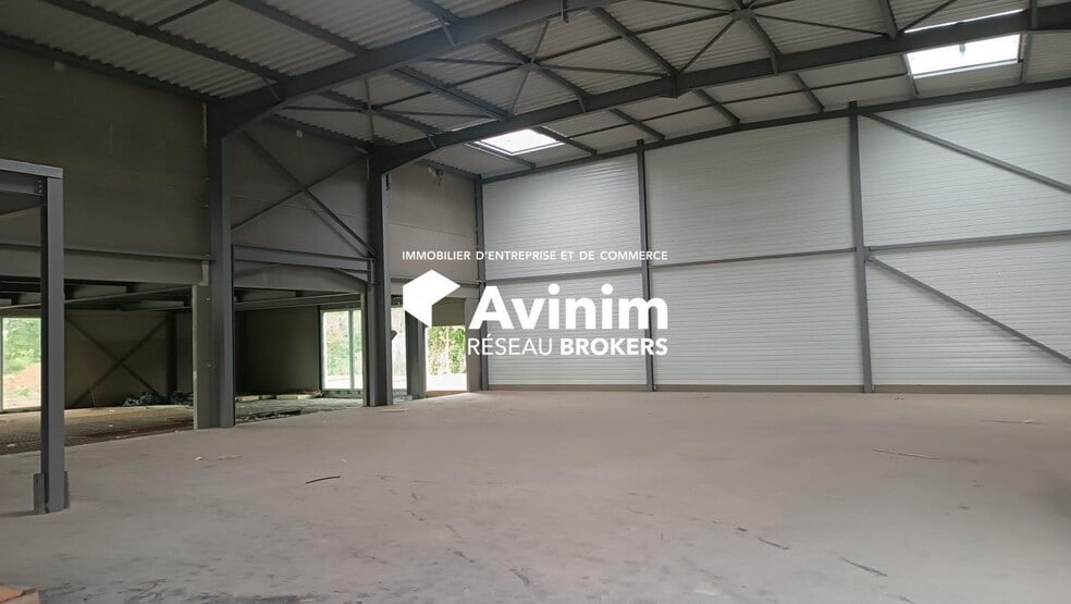 Industrial in Wattrelos for lease - Interior Photo - Image 1 of 2