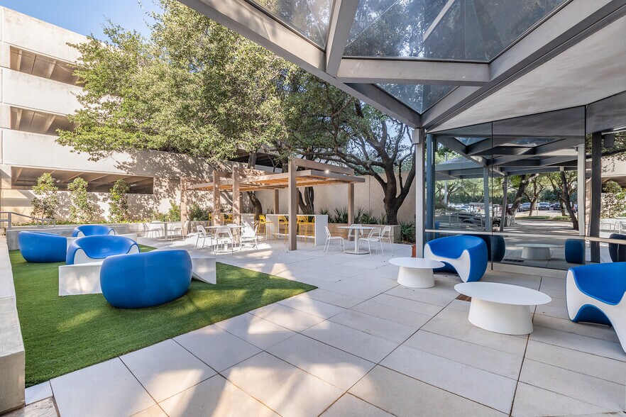 7557 Rambler Rd, Dallas, TX à louer - Photo du bâtiment - Image 3 de 21