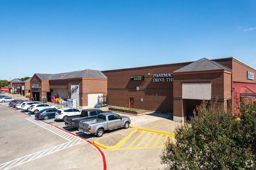 1705-1717 W University Dr, McKinney, TX à louer - Photo du bâtiment - Image 2 de 6