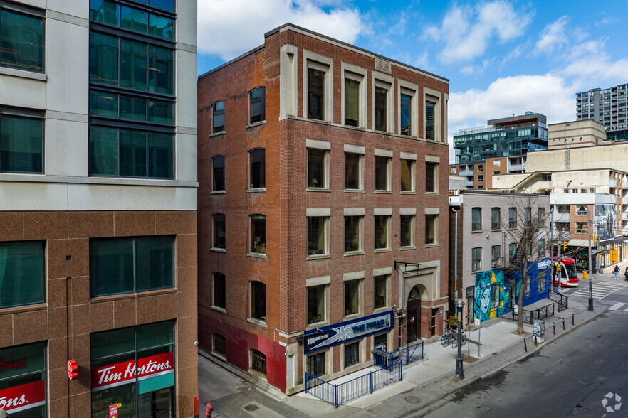 160 John St, Toronto, ON for lease - Primary Photo - Image 1 of 5