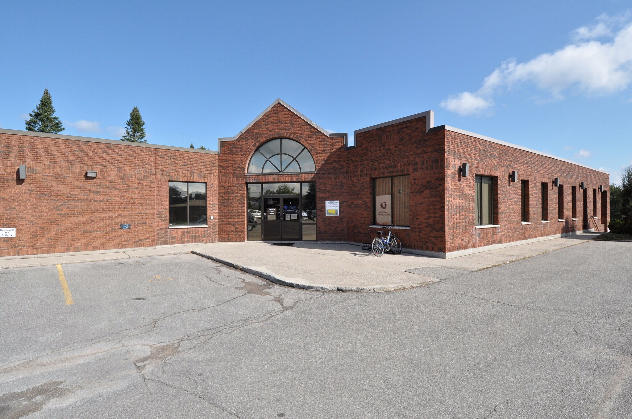 108 Angeline St, Lindsay, ON for lease Primary Photo- Image 1 of 5