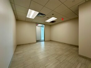 300 Throckmorton St, Fort Worth, TX for lease Interior Photo- Image 2 of 12