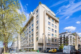 More details for 68 Boulevard Flandrin, Paris - Multifamily for Sale