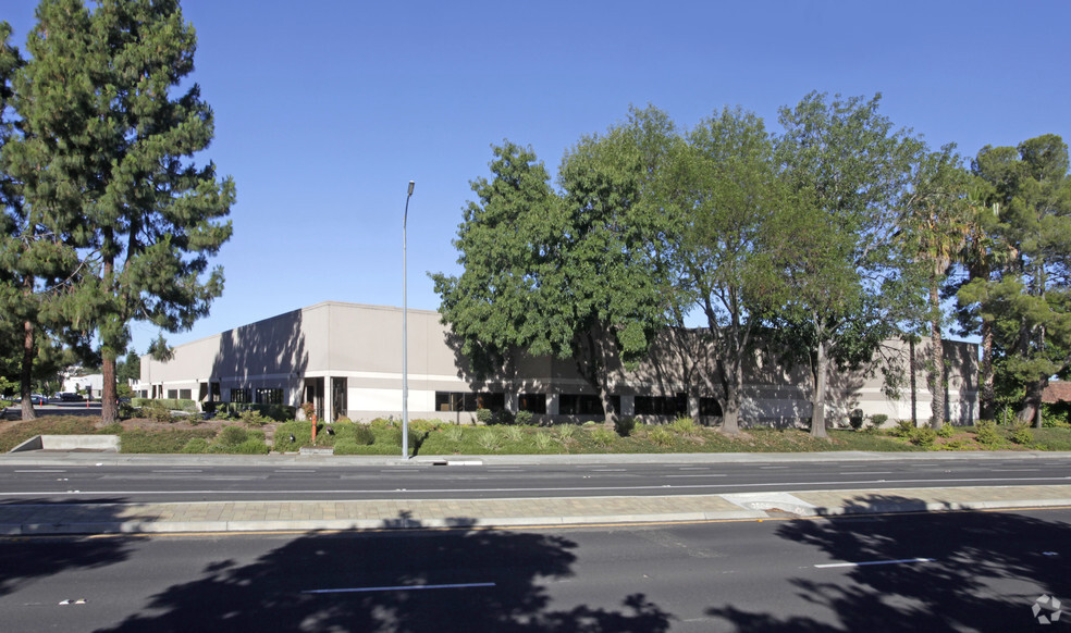 105 Bonaventura Dr, San Jose, CA for lease - Building Photo - Image 3 of 5