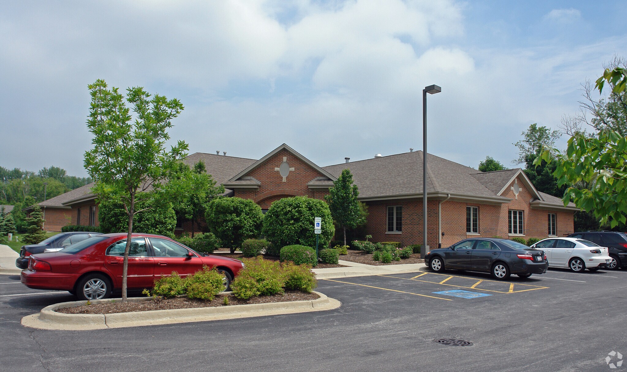 6743-6747 S Kingery Hwy, Willowbrook, IL à louer Photo du bâtiment- Image 1 de 5
