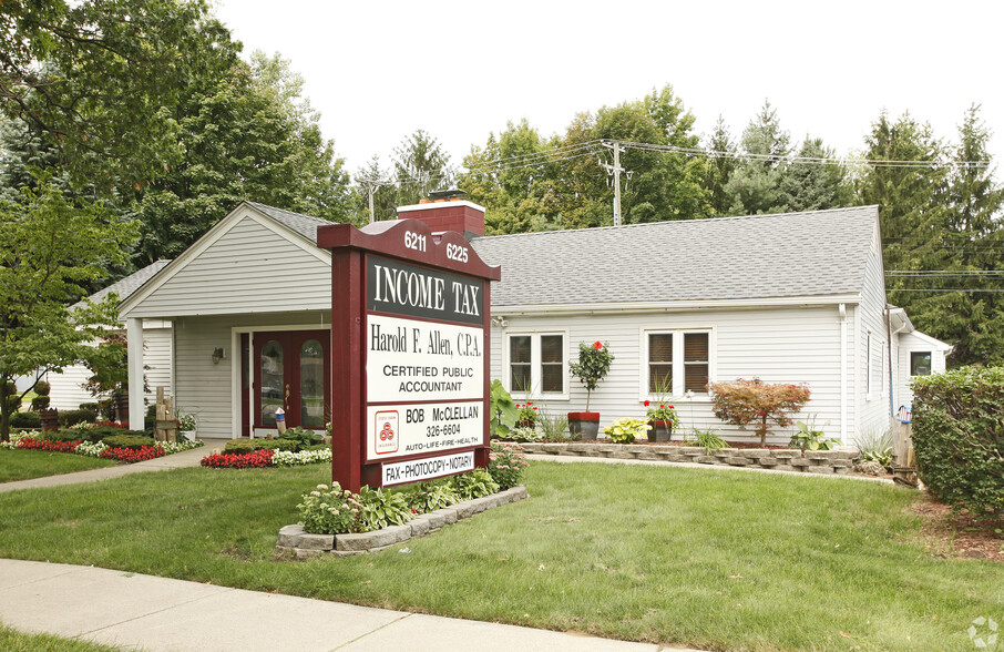 6211-6225 N Wayne Rd, Westland, MI for sale - Building Photo - Image 1 of 1