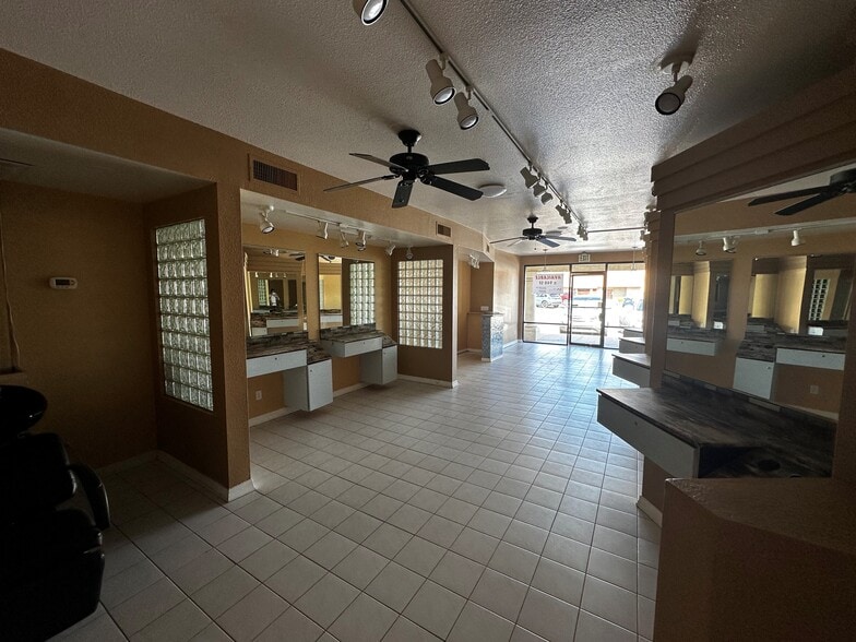 7121-7129 E Mercer Ln, Scottsdale, AZ for lease - Interior Photo - Image 3 of 5