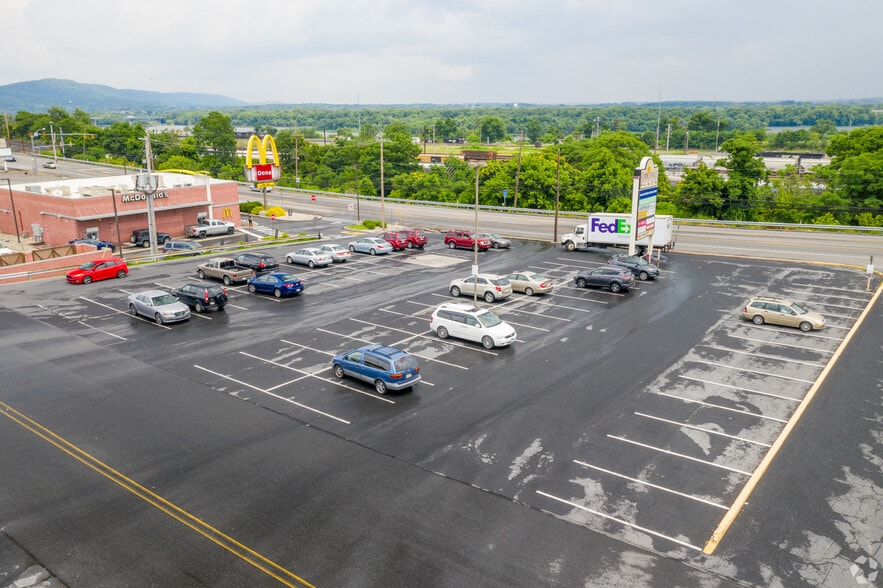 409-463 N Enola Rd, Enola, PA for lease - Building Photo - Image 2 of 3