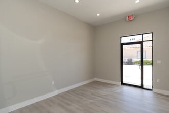 8525 N Sam Houston Pkwy E, Humble, TX à louer Photo intérieure- Image 2 de 18