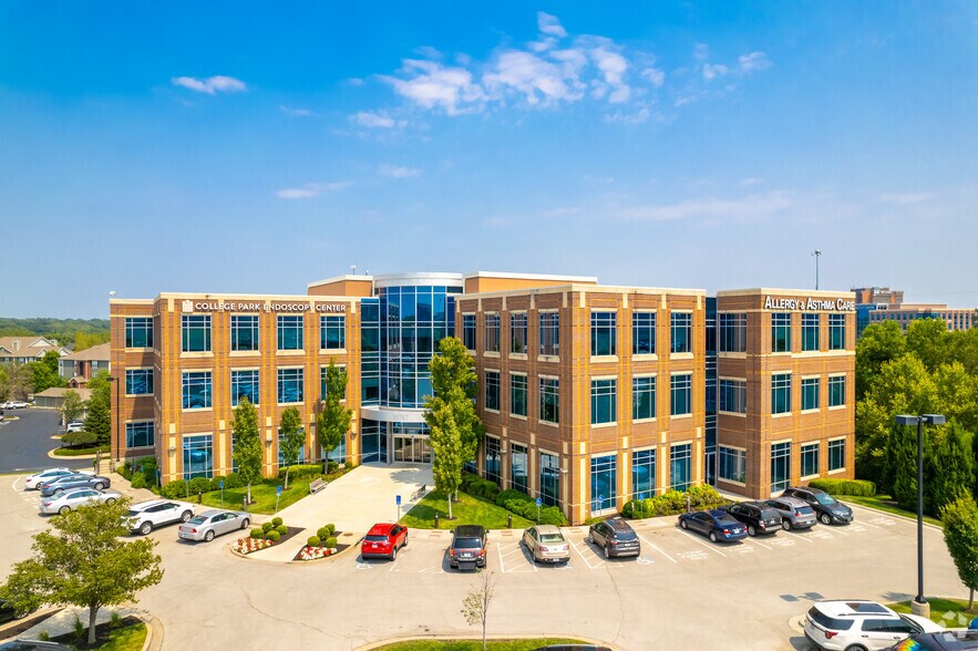 10787 Nall Ave, Overland Park, KS for lease - Building Photo - Image 2 of 4