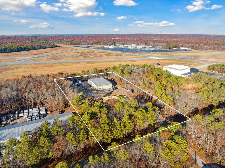 54 Industrial Rd, Wainscott, NY à vendre - Aérien - Image 2 de 7