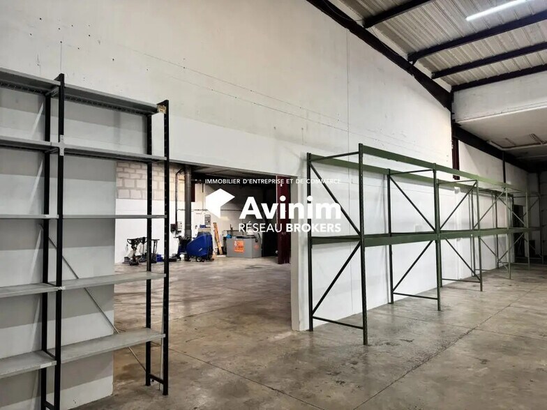 Flex in Le Blanc-Mesnil for lease - Interior Photo - Image 3 of 6