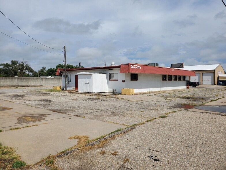 7301 S Broadway St, Haysville, KS à vendre - Photo du bâtiment - Image 2 de 5