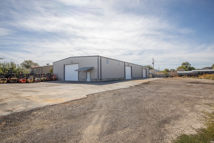 7079 W Gates Ave, West Valley City, UT for sale - Building Photo - Image 3 of 6