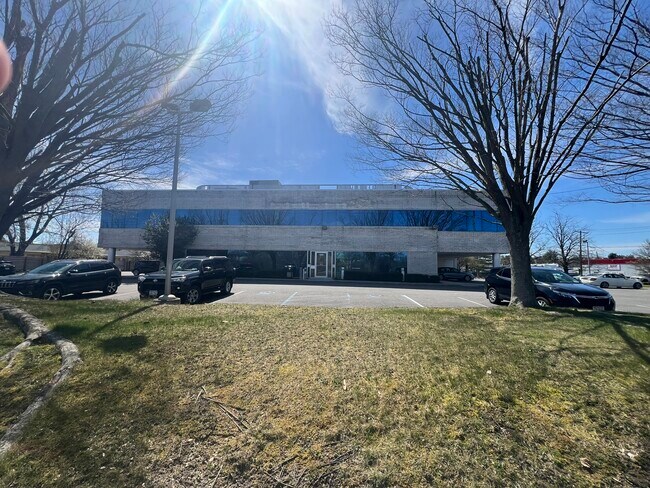 Plus de détails pour 4400 Veterans Memorial Hwy, Holbrook, NY - Bureau à vendre