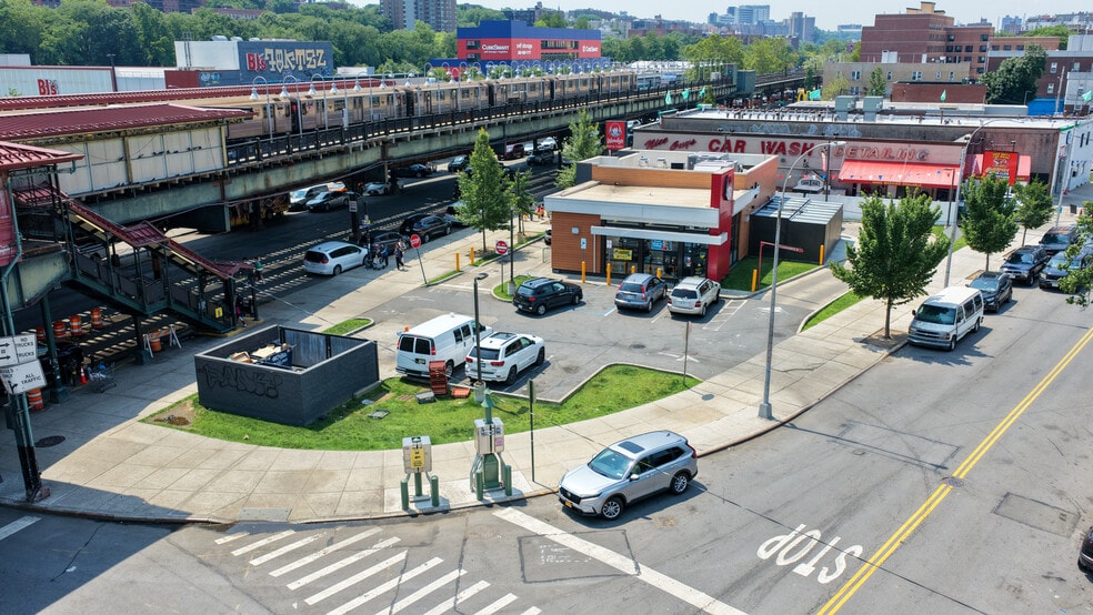 5805 Broadway, Bronx, NY for sale - Building Photo - Image 2 of 5