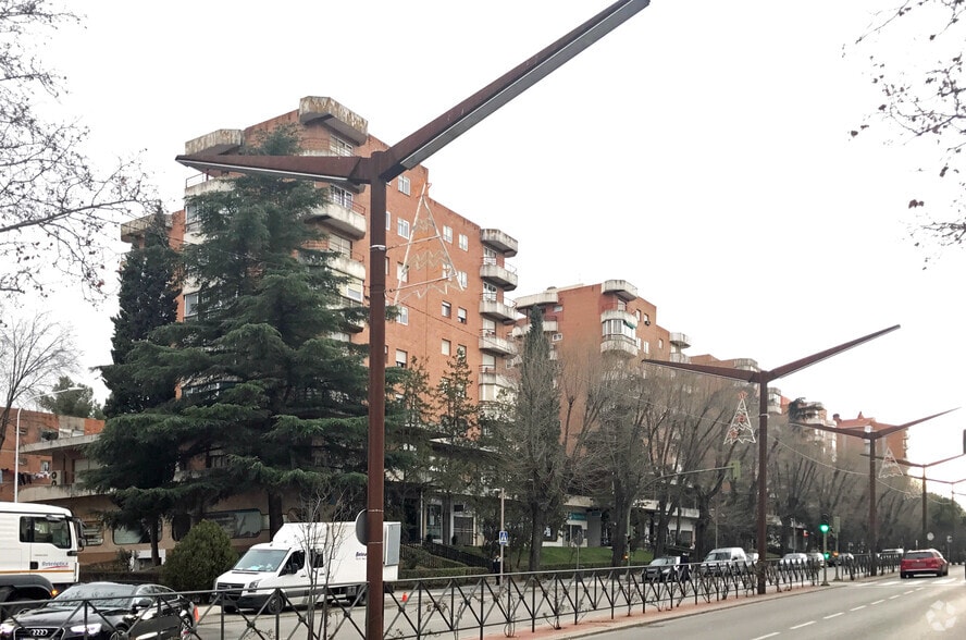 Retail in Guadalajara, Guadalajara for lease - Primary Photo - Image 1 of 2