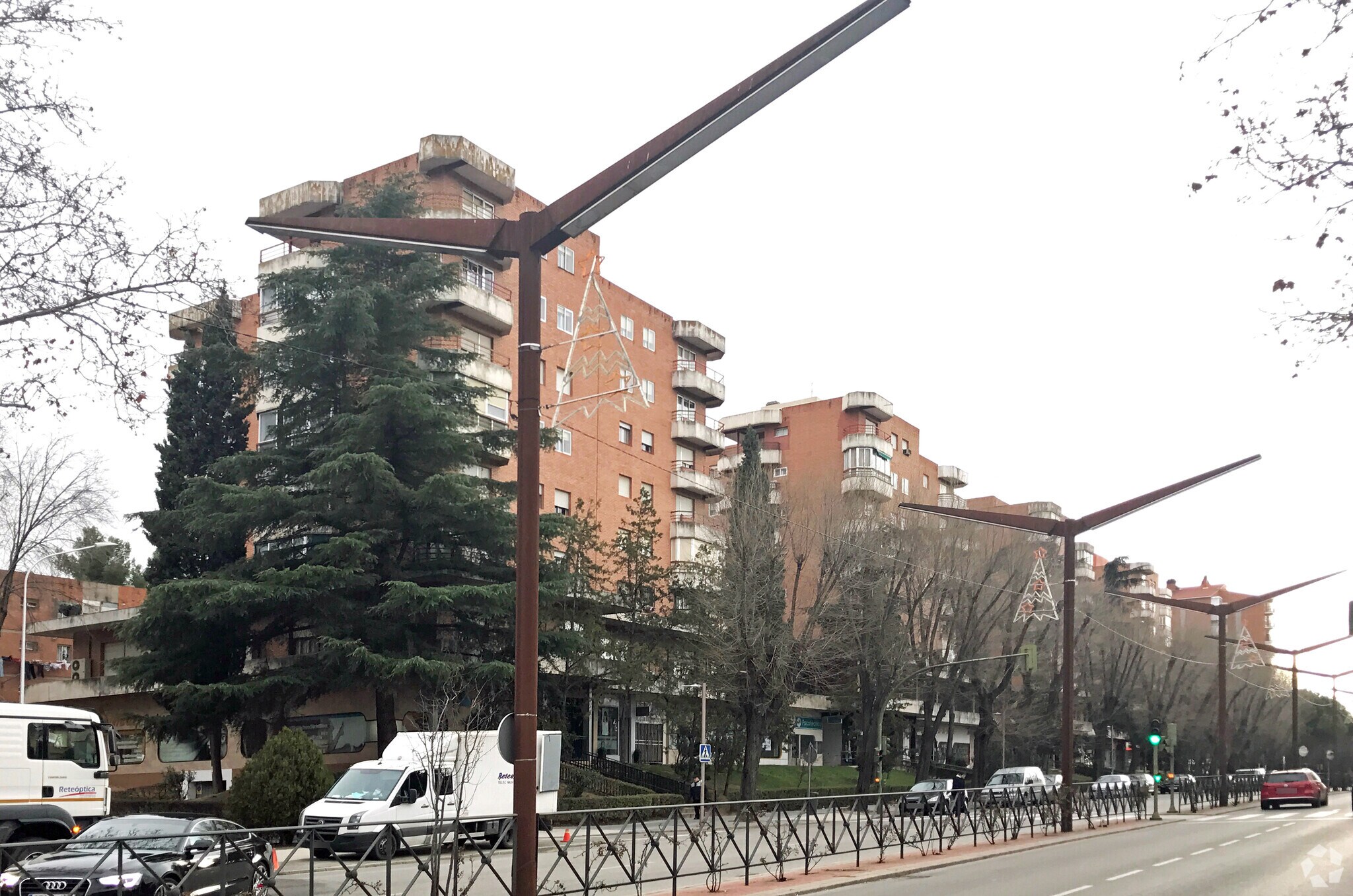 Retail in Guadalajara, Guadalajara for lease Primary Photo- Image 1 of 3