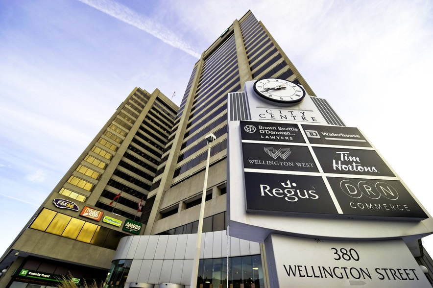 380 Wellington St, London, ON à louer - Photo du bâtiment - Image 2 de 17