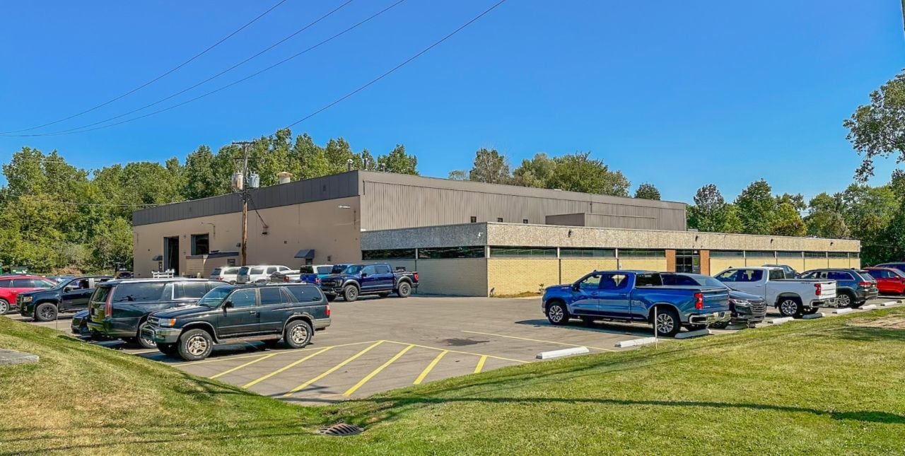 42300 W 9 Mile Rd, Novi, MI for lease Primary Photo- Image 1 of 2