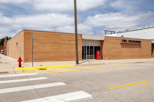 Plus de détails pour 1254 27th Ave, Columbus, NE - Bureau aux enchères