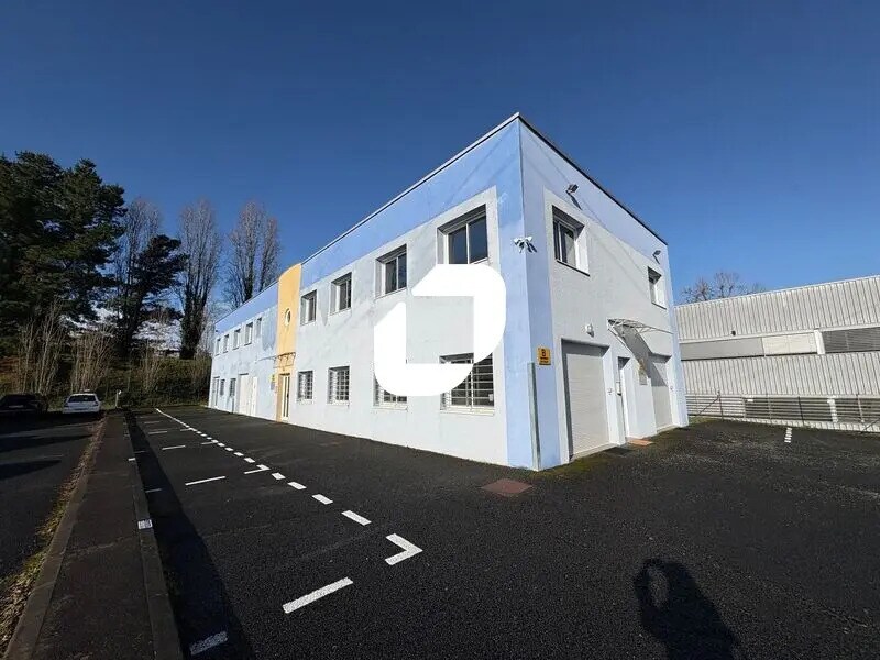 Office in Cenon for lease Building Photo- Image 1 of 11