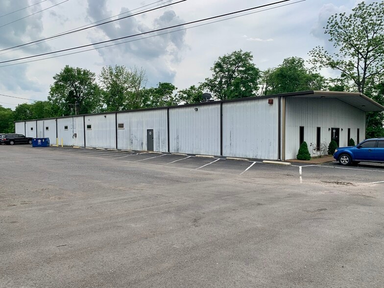 215 James St, Gallatin, TN for lease - Building Photo - Image 3 of 14