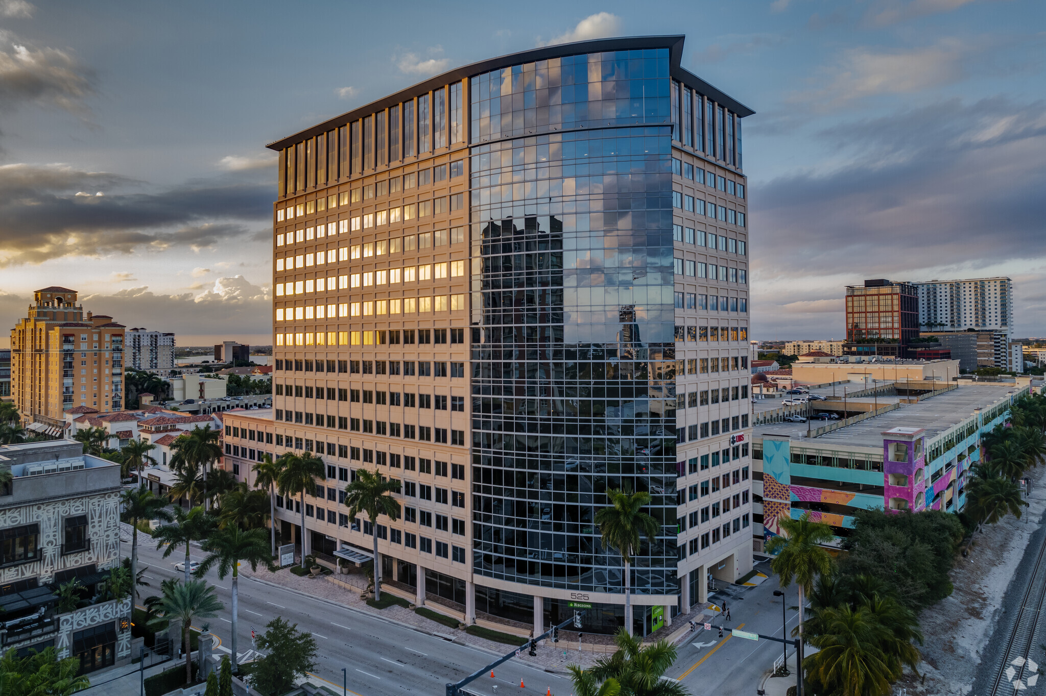 525 Okeechobee Blvd, West Palm Beach, FL à louer Photo du bâtiment- Image 1 de 13